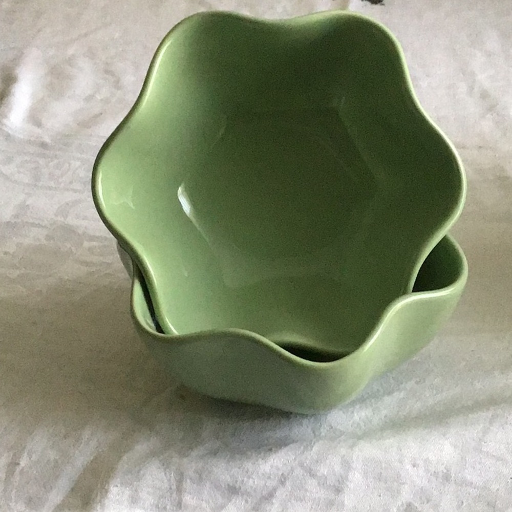 Southern Living at Home  2 Hospitality Sage scalloped bowls EUC